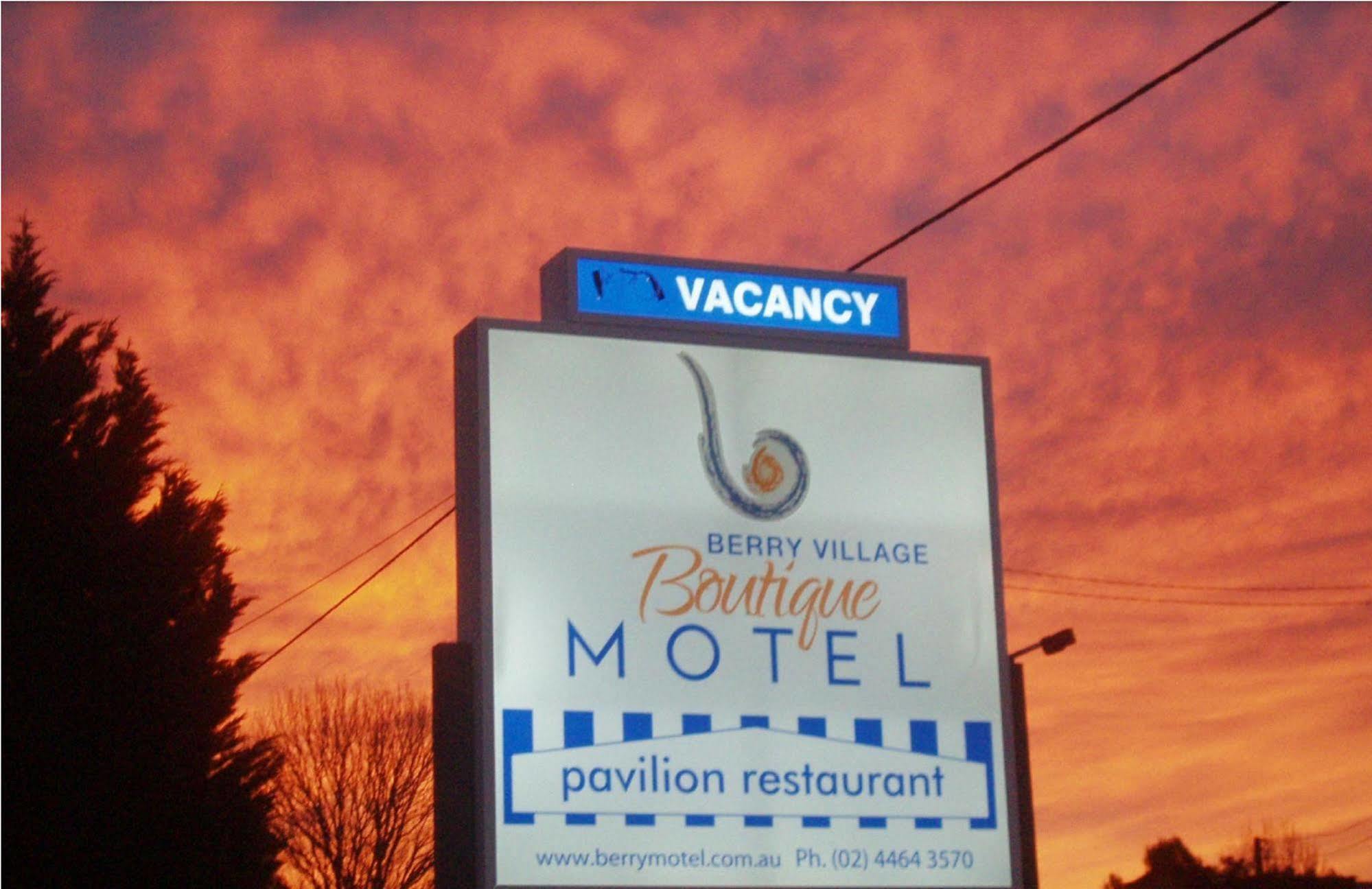 Berry Village Boutique Motel Exterior foto